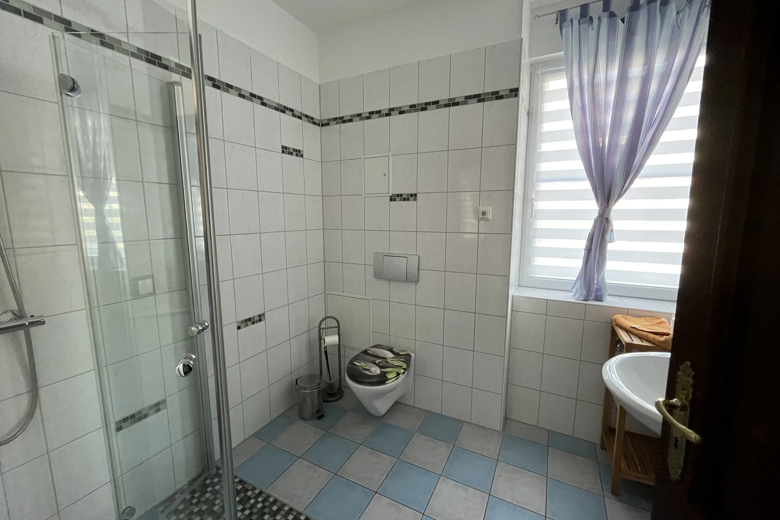 Ferienwohnung 1, Villa Michaelis: Bad mit ebenerdiger Dusche