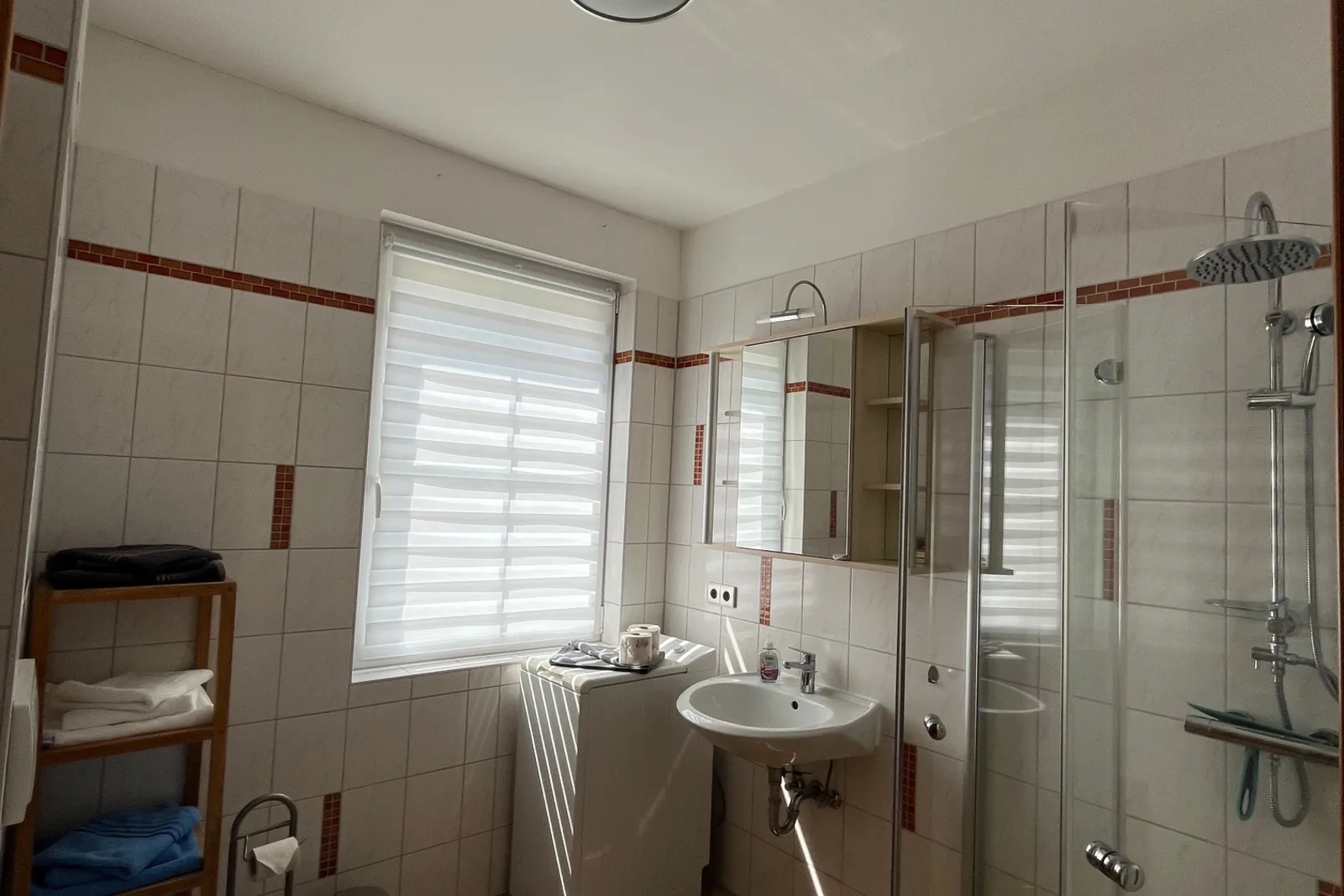 Ferienwohnung 2, Villa Michaelis: Bad mit ebenerdiger Dusche