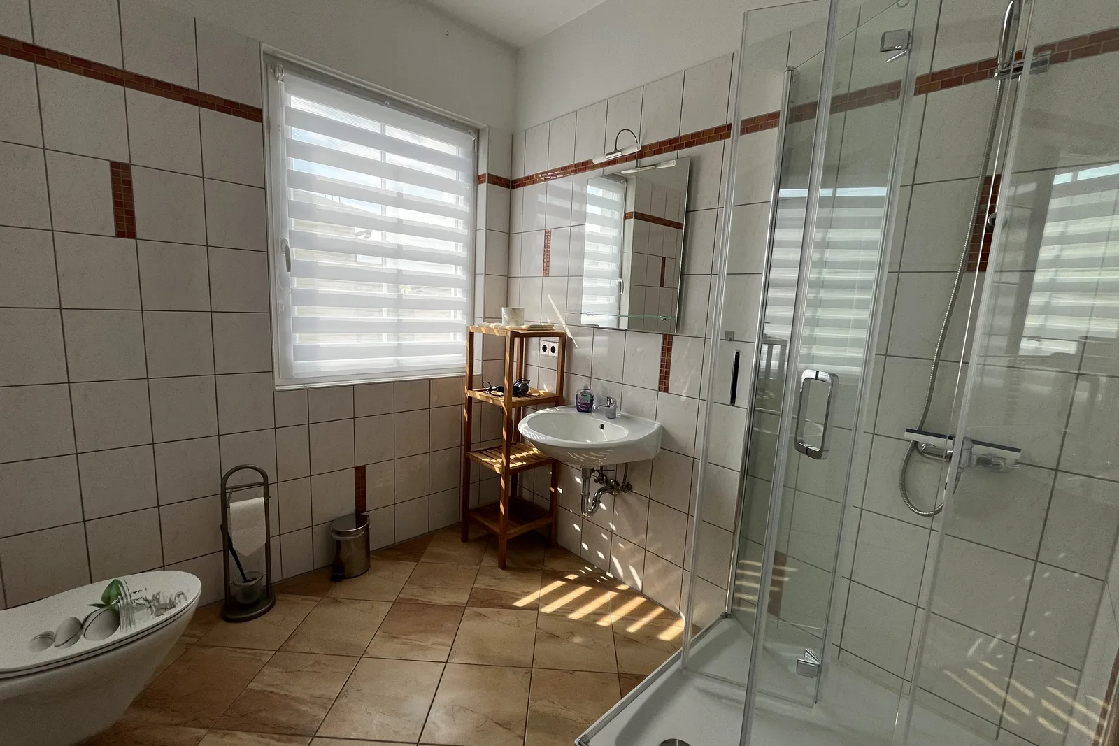 Ferienwohnung 4, Villa Michaelis: Bad mit Dusche