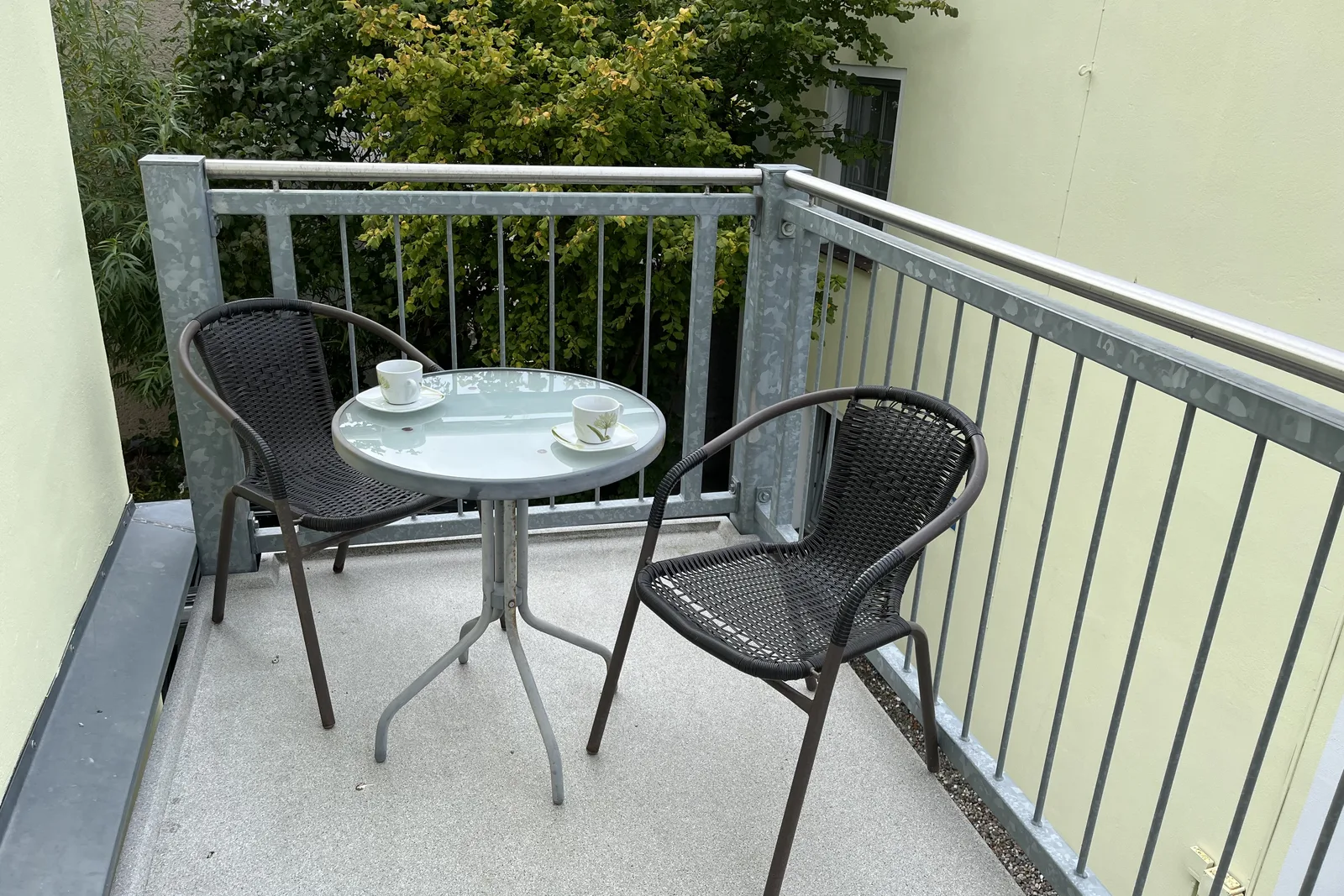 Ferienwohnung 4, Villa Michaelis: Balkon mit Sitzgruppe f&uuml;r 2 Personen