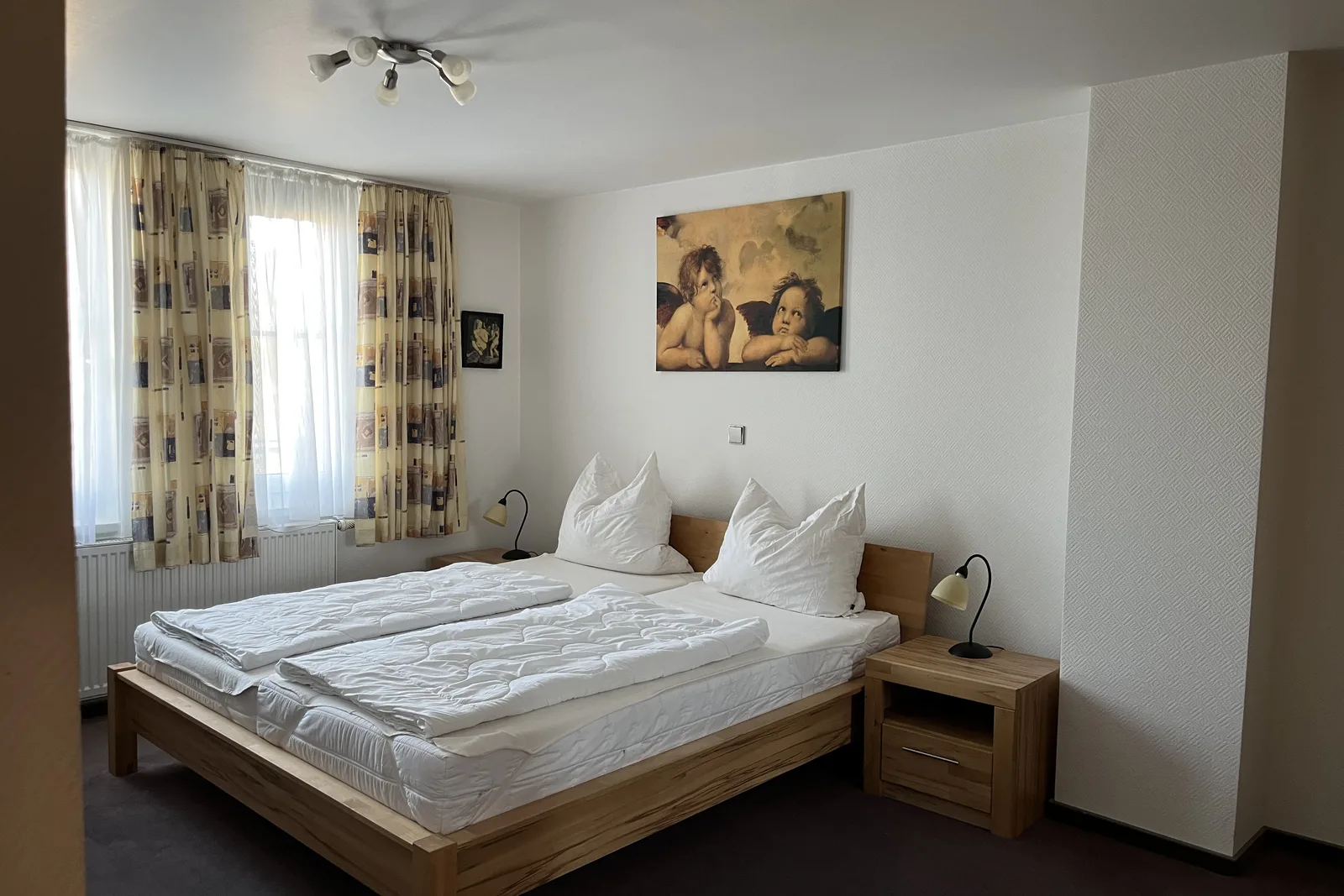 Ferienwohnung 4, Villa Michaelis: Schlafzimmer mit Doppelbett