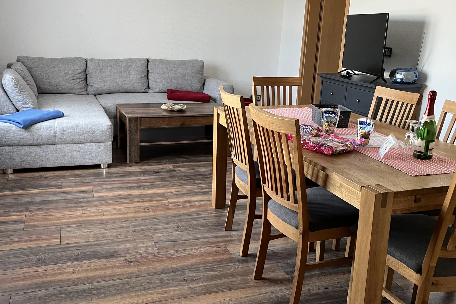 Ferienwohnung 6, Ferienhaus Ostsee YOLO: Essbereich