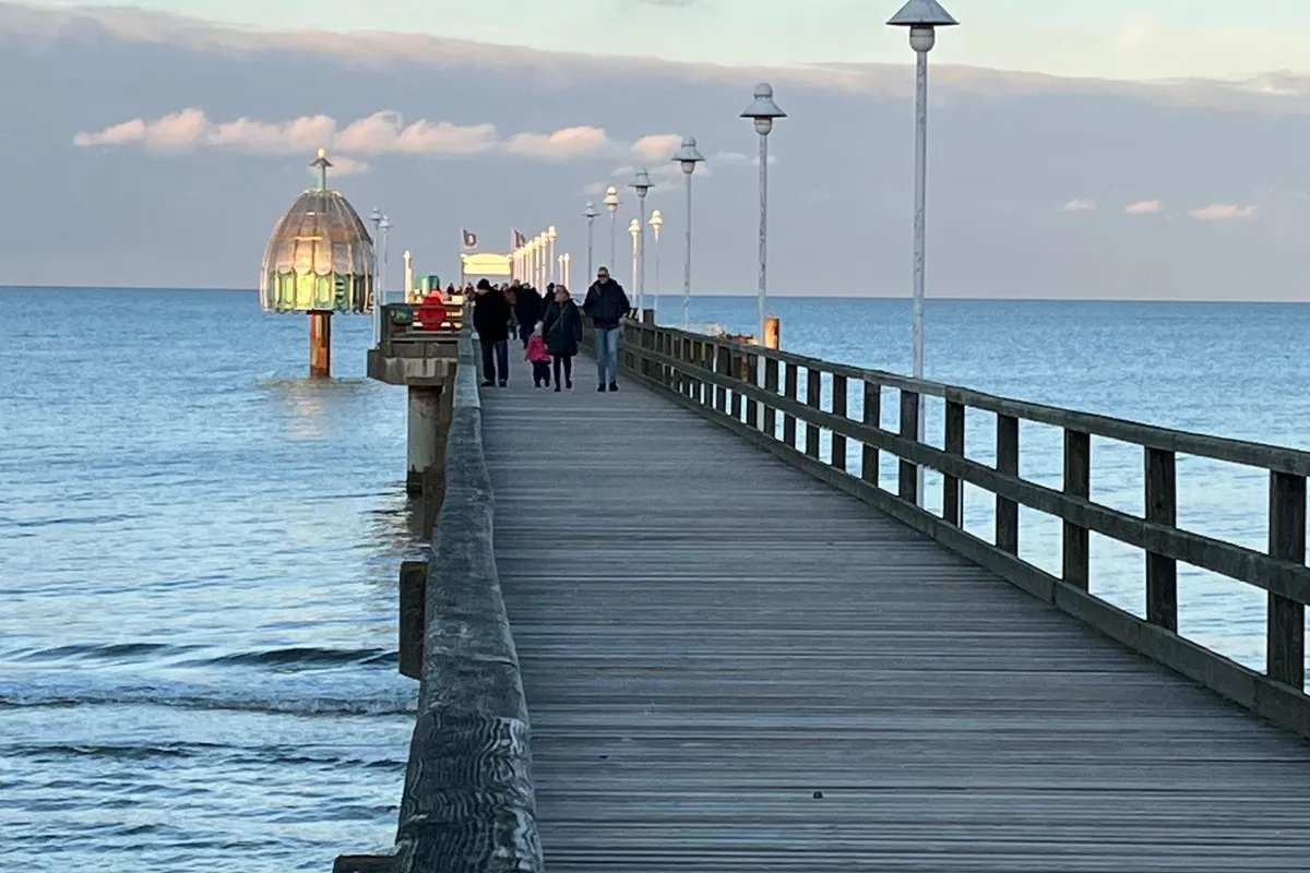 Abendspaziergang auf der Seebr&uuml;cke