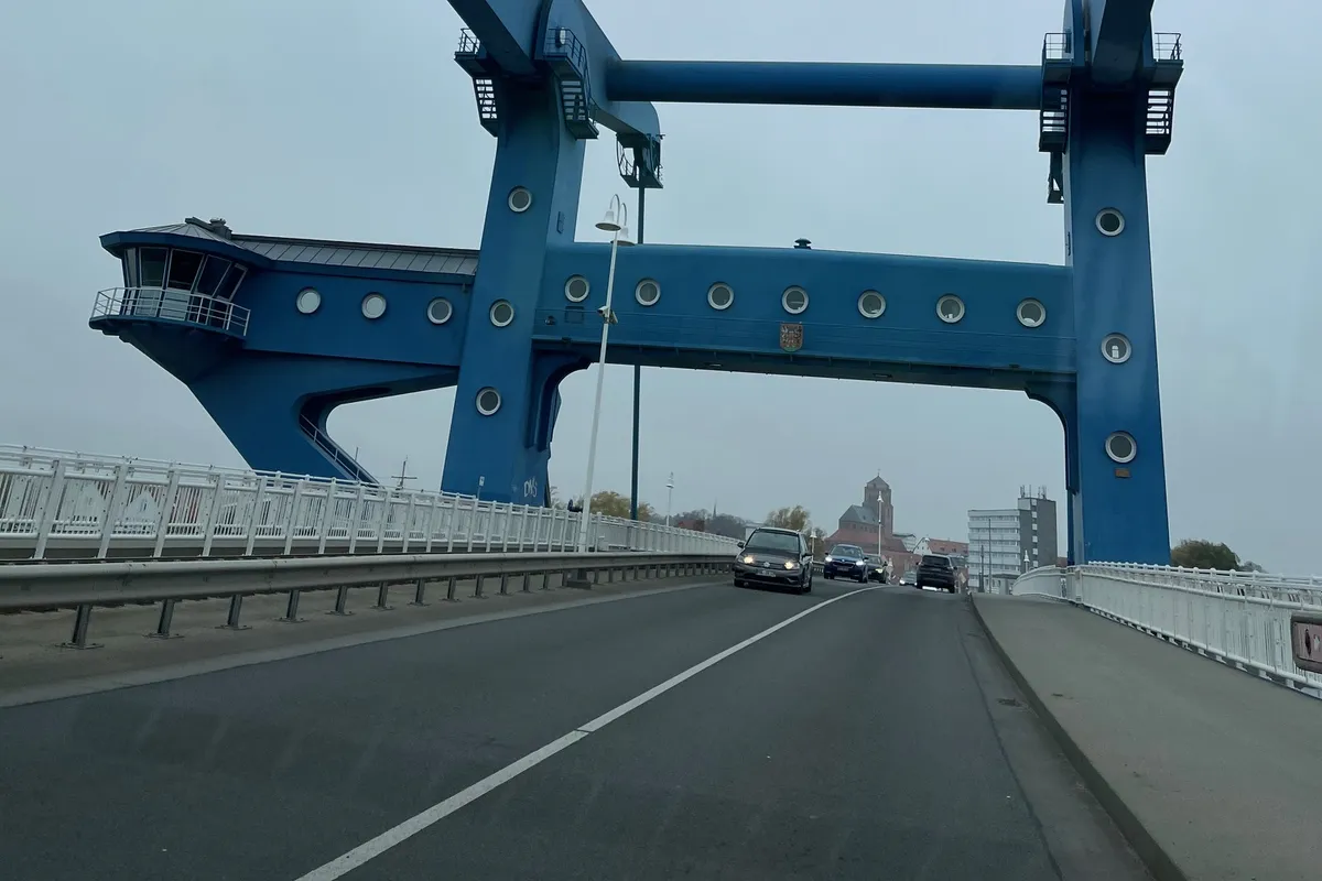 Die blaue Peenebr&uuml;cke Wolgast